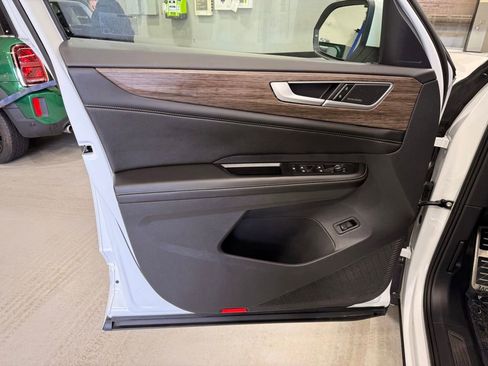 Used 2024 Volkswagen Atlas SEL Premium R-Line image 10