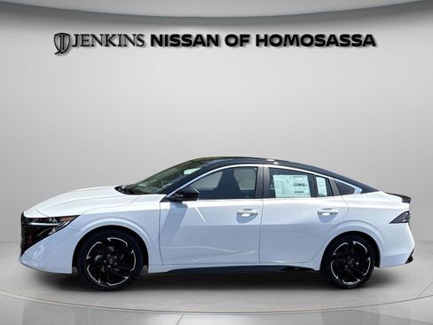 New 2026 Nissan Sentra SR w/ Floor Mat Package FWD image 10