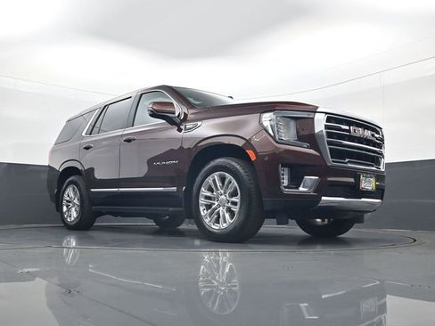Used 2023 GMC Yukon SLT w/ SLT Luxury Package AWD/4WD image 24