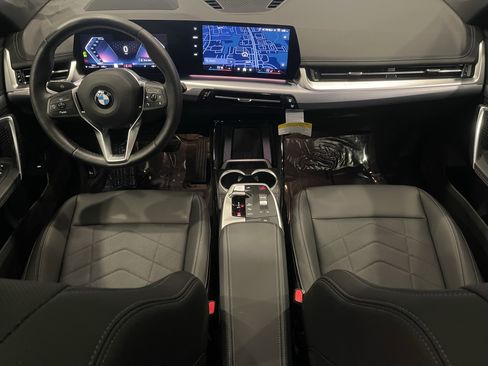 Used 2025 BMW X1 xDrive28i w/ Technology Package image 16