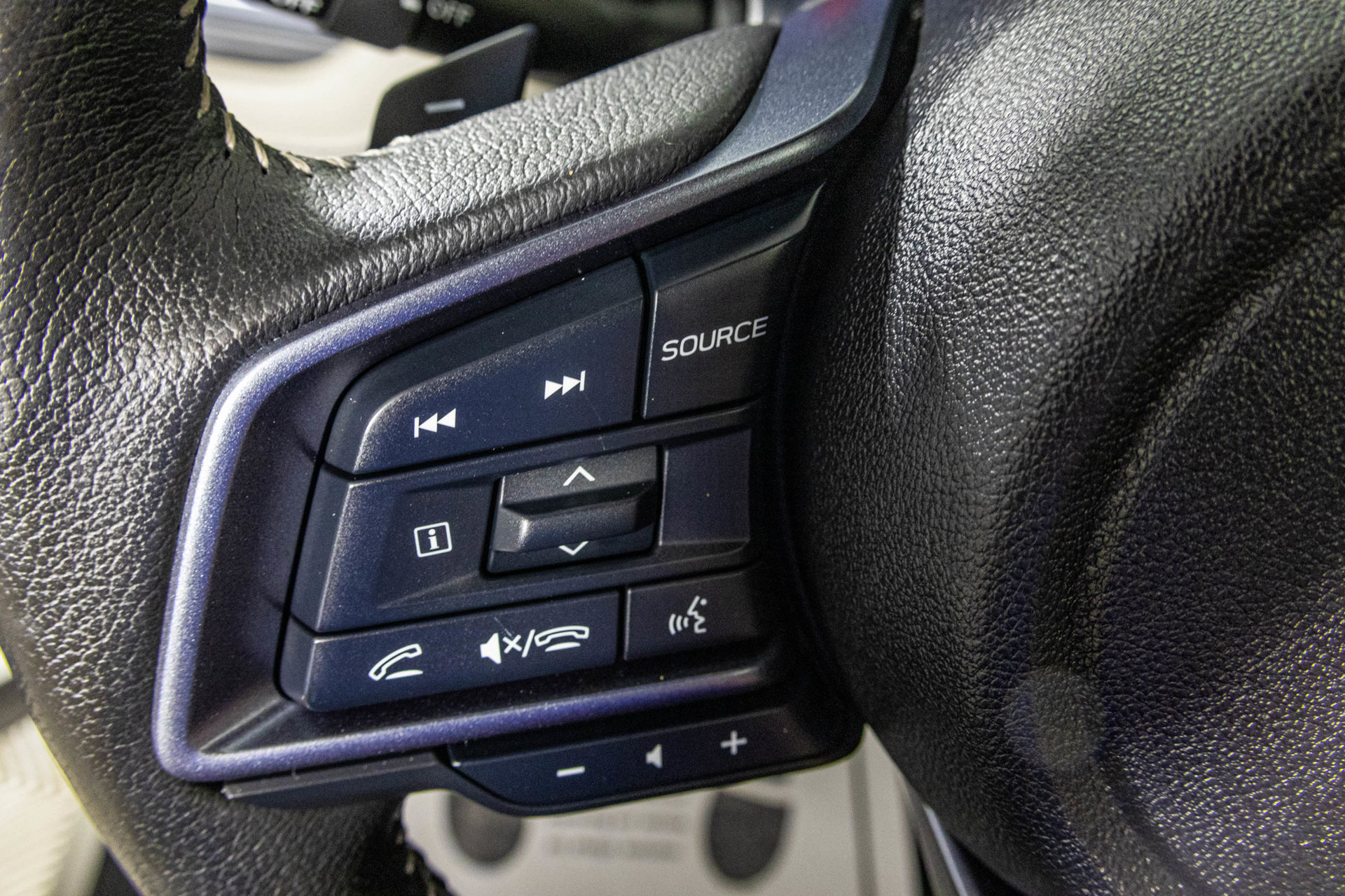 Used 2025 Subaru Forester Limited AWD/4WD image 34