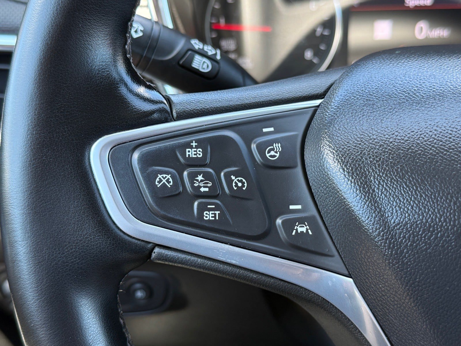 Used 2023 Chevrolet Equinox Premier AWD/4WD image 15