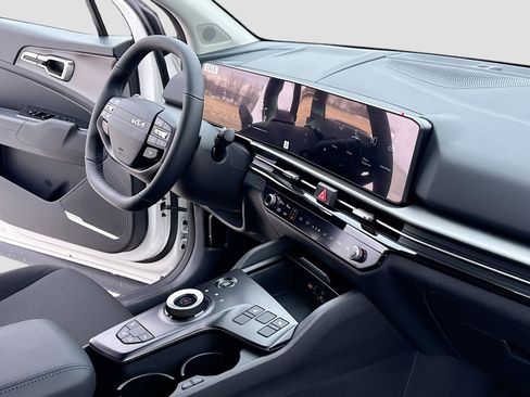 New 2026 Kia Sportage S image 5