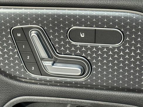 New 2026 Mercedes-Benz GLB 250 image 9