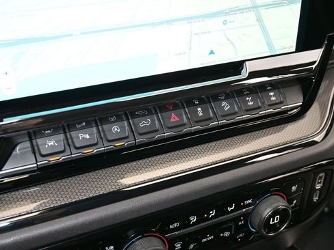 Used 2025 Chevrolet Silverado 1500 ZR2 w/ Technology Package image 34