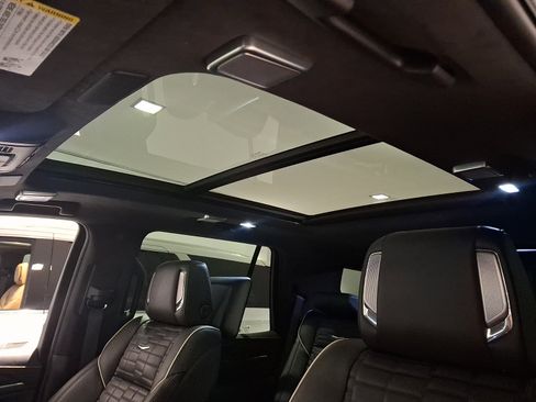 Used 2023 Cadillac Escalade Sport Platinum AWD/4WD image 12