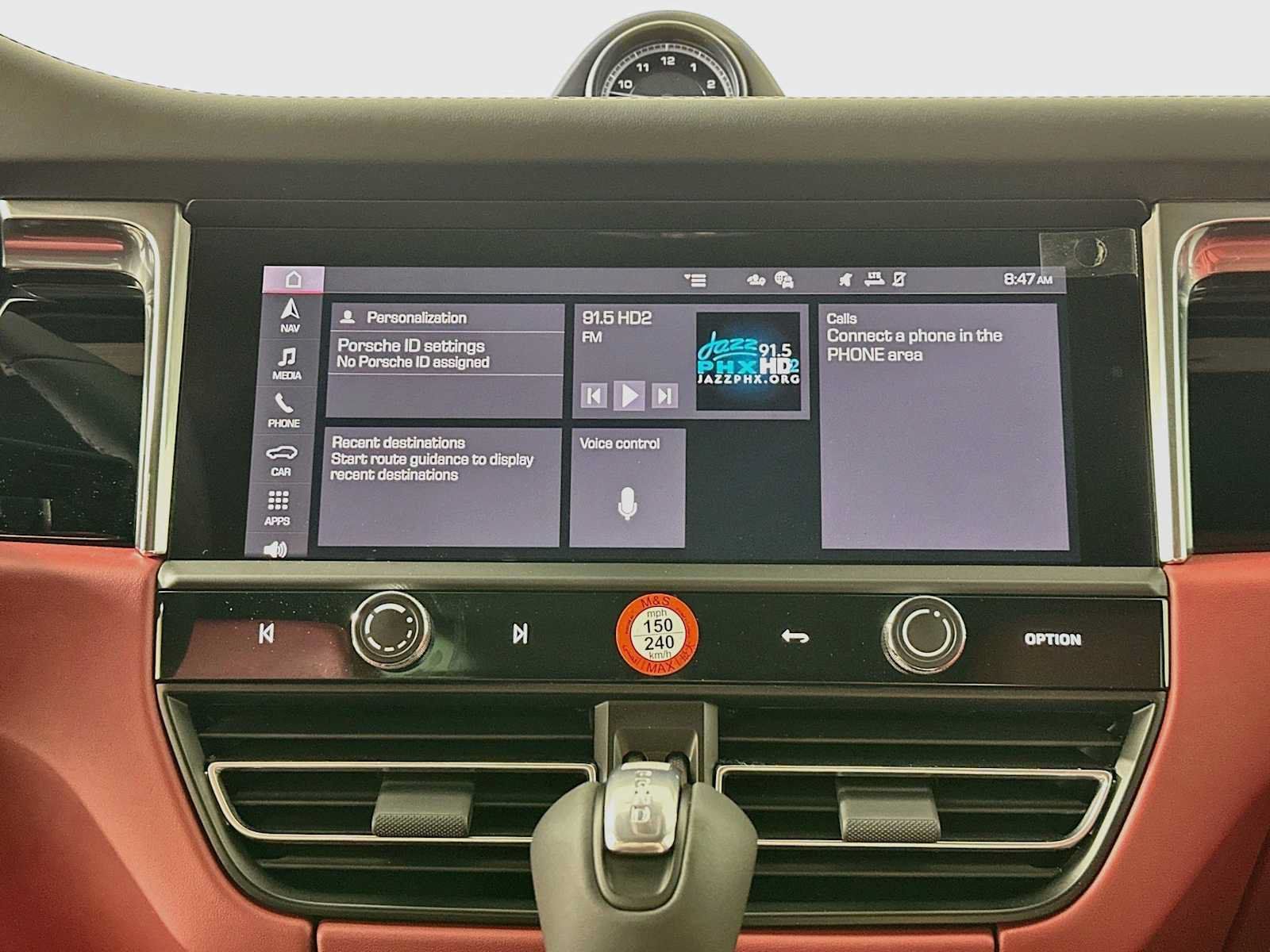 Certified 2025 Porsche Macan AWD/4WD image 17