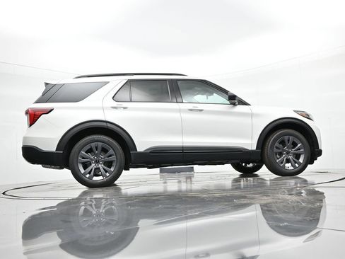 New 2026 Ford Explorer Active w/ Active Comfort Package AWD/4WD image 33