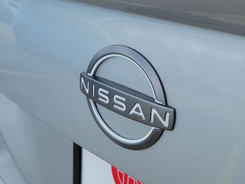 Used 2025 Nissan Versa SR w/ Trunk Package image 7