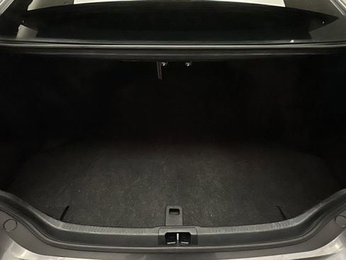 Used 2016 Toyota Camry LE image 16