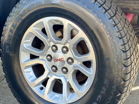 Used 2014 GMC Sierra 1500 SLE w/ SLE Value Package image 32