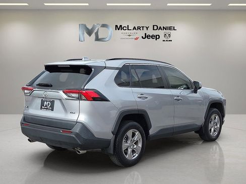 Used 2022 Toyota RAV4 XLE image 5