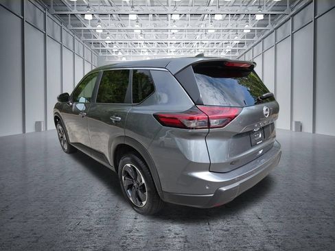 Certified 2025 Nissan Rogue SV FWD image 6