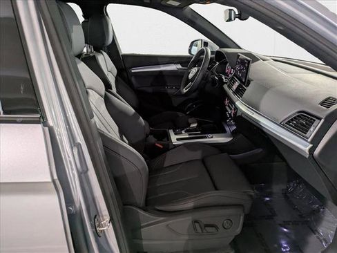 Certified 2025 Audi Q5 2.0T Premium Plus image 22
