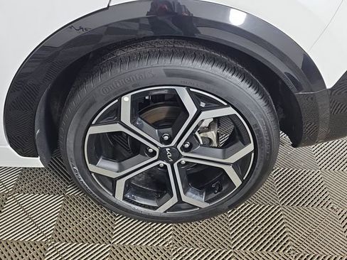 Certified 2025 Kia Niro EX Touring image 19