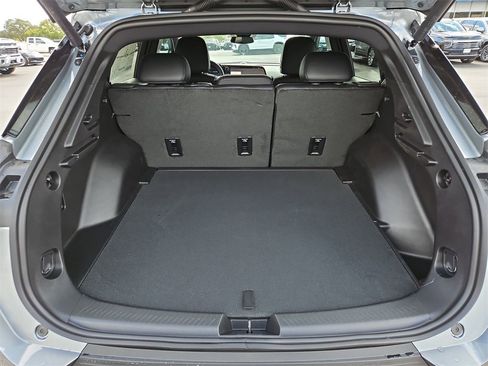 New 2026 Chevrolet Equinox EV LT image 25