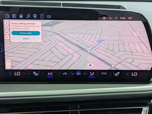 Used 2025 Chevrolet Traverse LT FWD image 28