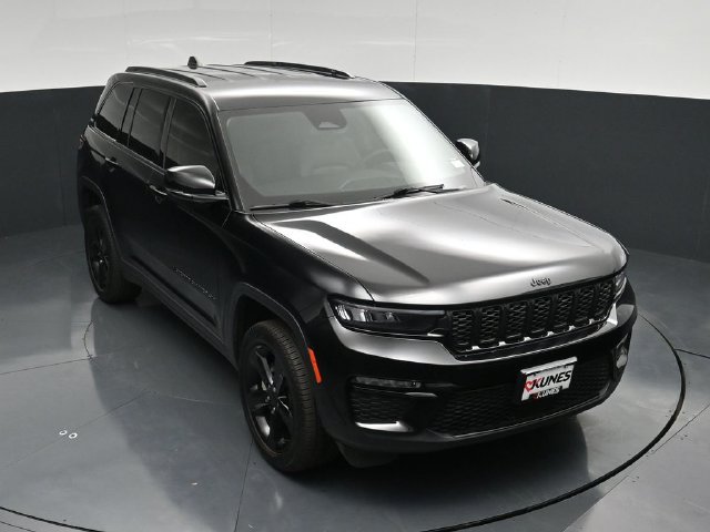 Used 2023 Jeep Grand Cherokee Limited w/ Black Appearance Package AWD/4WD image 50