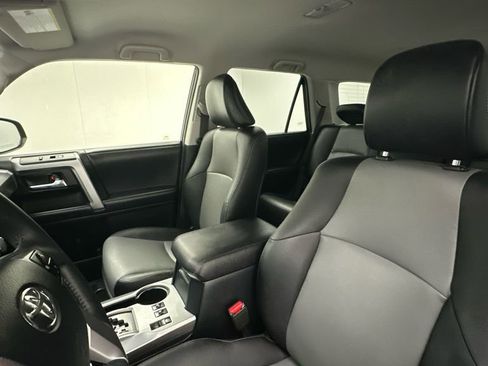 Used 2017 Toyota 4Runner SR5 Premium AWD/4WD image 9