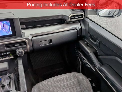 Used 2025 Toyota 4Runner SR5 AWD/4WD image 18