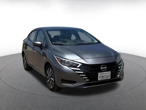 Used 2025 Nissan Versa SV FWD image 3