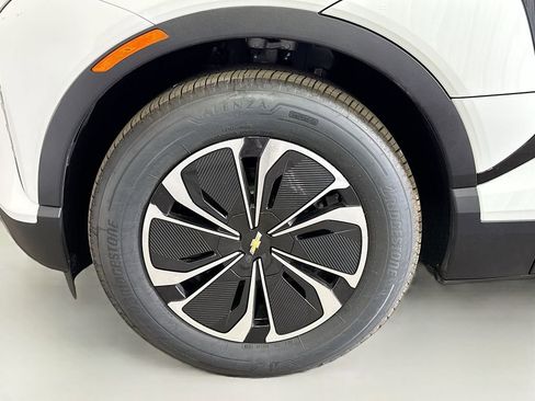 New 2025 Chevrolet Blazer EV LT image 19