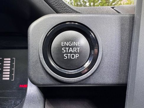Certified 2025 Toyota Tacoma SR5 AWD/4WD image 31