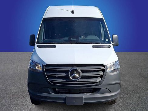 Used 2025 Mercedes-Benz Sprinter 2500 image 2