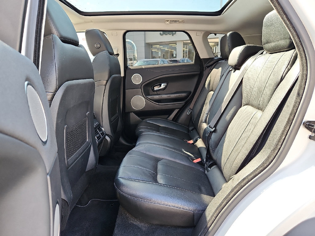Used 2018 Land Rover Range Rover Evoque SE AWD/4WD image 10
