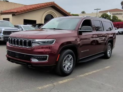 Used 2023 Jeep Wagoneer L 4WD w/ HD Trailer Tow Package image 5