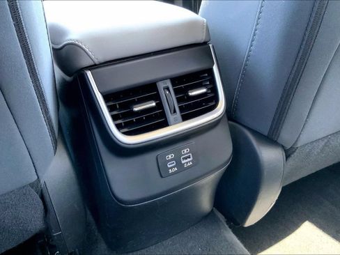 Used 2024 Subaru Outback Premium AWD/4WD image 10