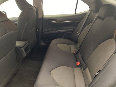 Used 2019 Toyota Camry LE FWD image 18