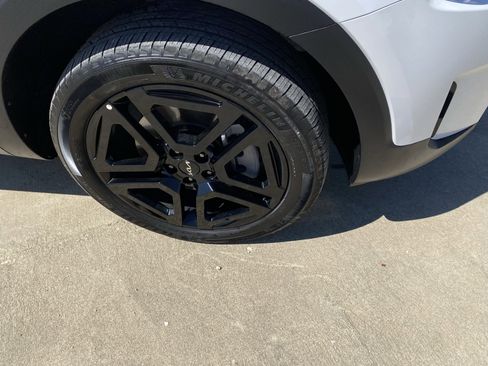 Used 2024 Kia Telluride SX X-Line image 3