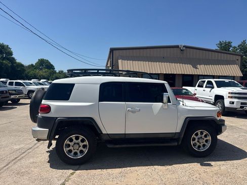 Used 2012 Toyota FJ Cruiser 2WD w/ Convenience Pkg image 14