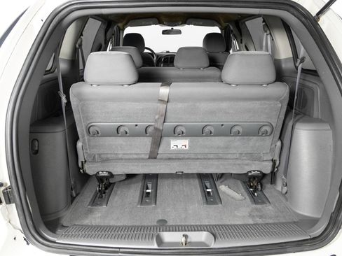 Used 2006 Chrysler Town & Country LX image 21