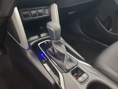 Used 2025 Toyota Corolla Cross LE image 34