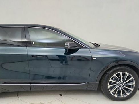 Used 2024 Cadillac Lyriq Sport image 8