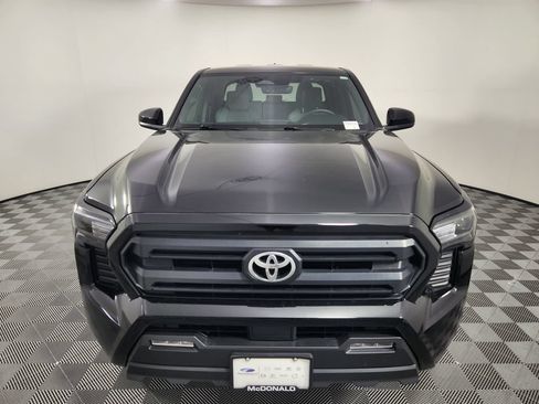 Used 2024 Toyota Tacoma SR5 AWD/4WD image 8