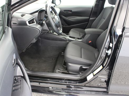Used 2025 Toyota Corolla LE FWD image 14