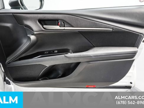 Used 2025 Toyota Camry LE image 38