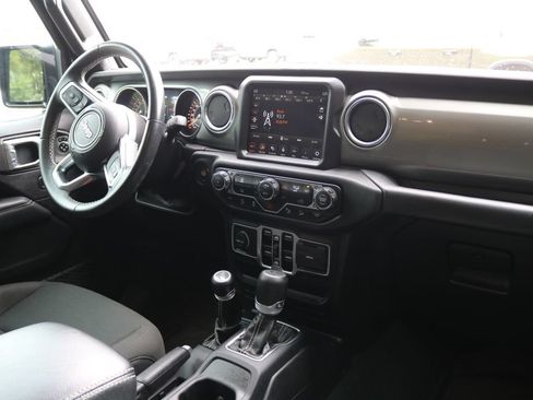 Used 2019 Jeep Wrangler Unlimited Sahara AWD/4WD image 20