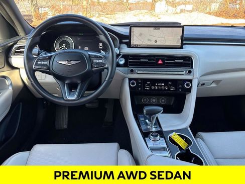 Used 2024 Genesis G70 2.5T image 10