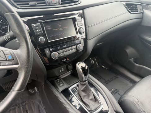 Used 2019 Nissan Rogue SL w/ Premium Package AWD/4WD image 12