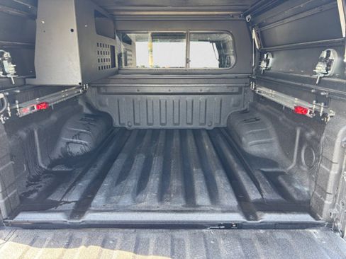 Used 2023 Nissan Frontier SV w/ Midnight Edition Package image 17