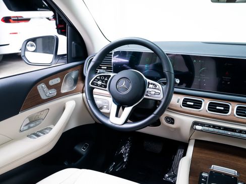 Used 2022 Mercedes-Benz GLE 350 4MATIC image 11