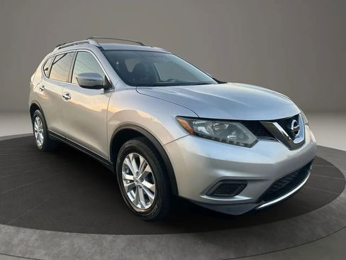 Used 2015 Nissan Rogue SV FWD image 2