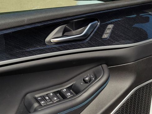 New 2022 Jeep Grand Cherokee Trailhawk w/ Advanced Protech Group II image 10