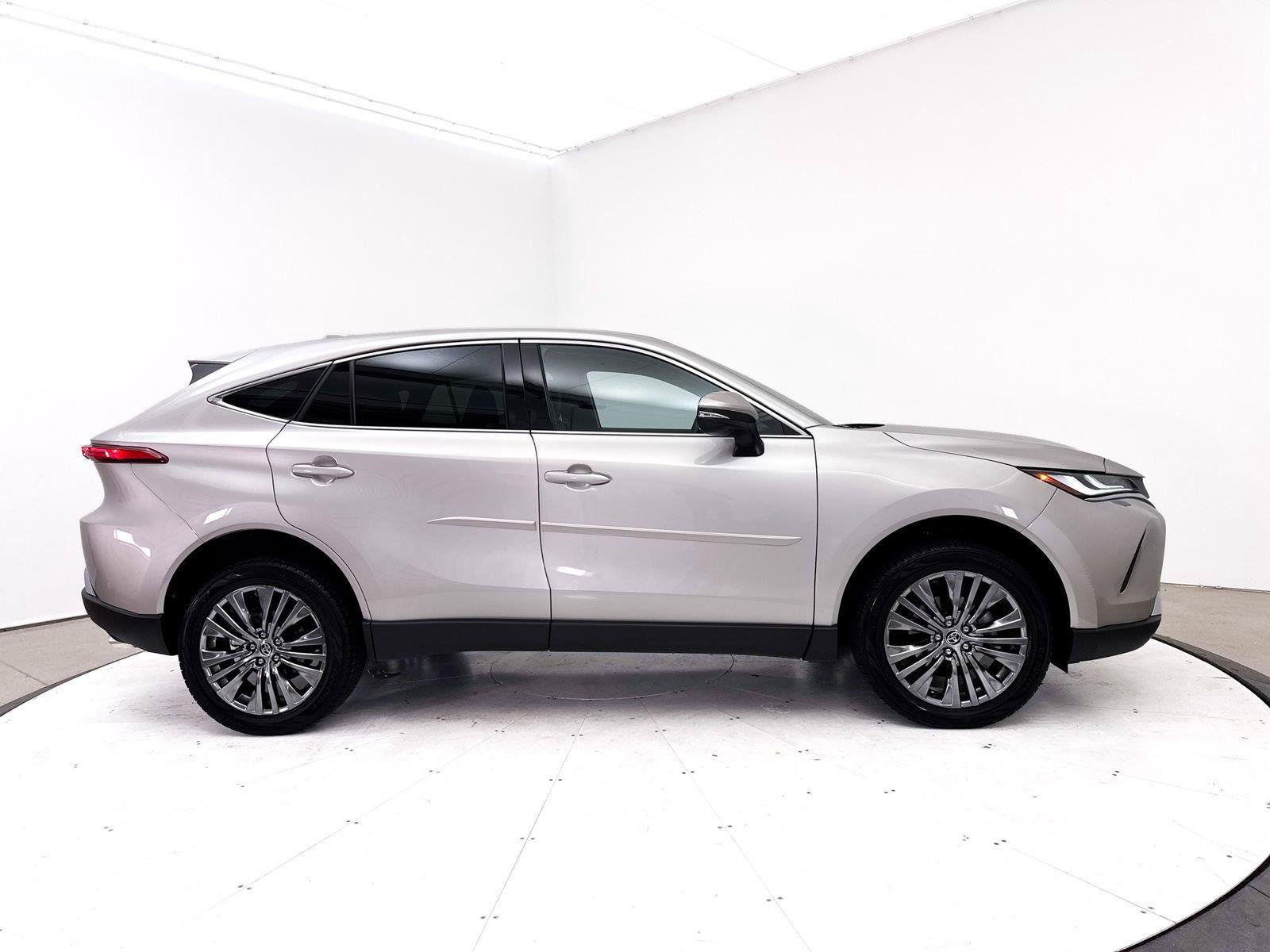 Used 2023 Toyota Venza Limited AWD/4WD image 39