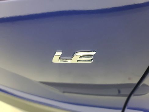 Used 2025 Toyota Corolla Cross LE image 12