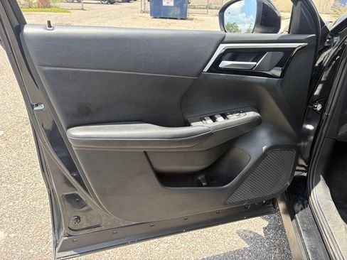 Used 2024 Mitsubishi Outlander SE Black Edition FWD image 10